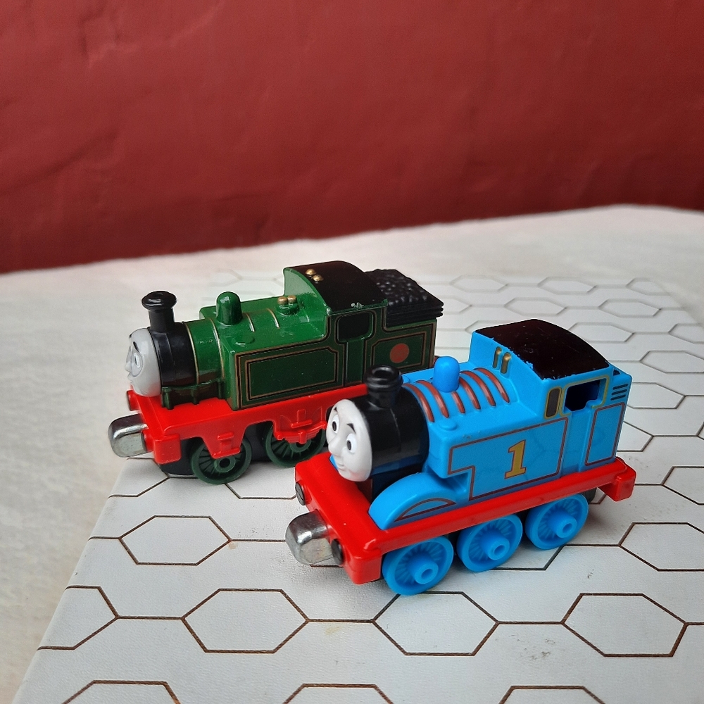 Take Along Take Play Thomas Whiff Train Engine Magnetic Diecast 2012 Toys Unisex